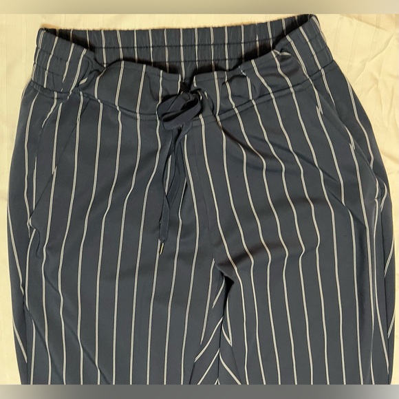 Athleta Midtown Ankle Pants. Blue Pinstripe. Size 6 - Picture 5 of 7